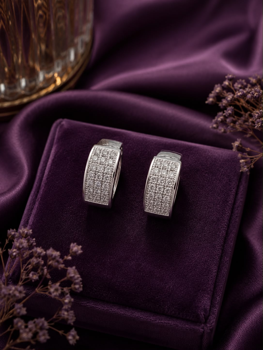 Lumière Silver Huggers, view 1